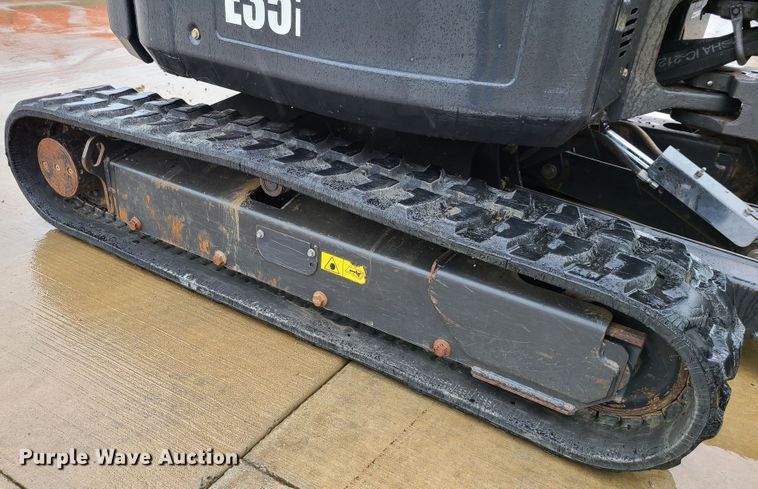 image for item GO9335 2017 Bobcat E35i  mini excavator