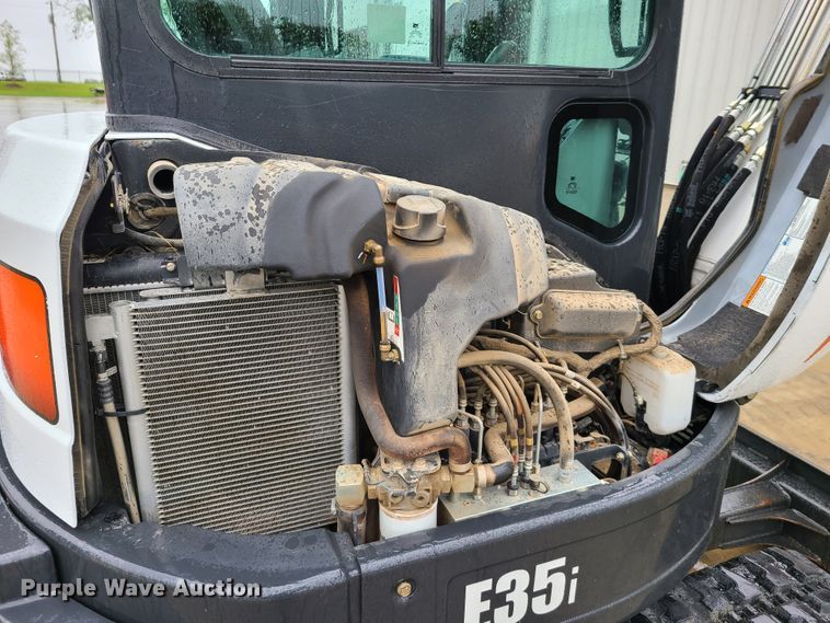 image for item GO9335 2017 Bobcat E35i  mini excavator