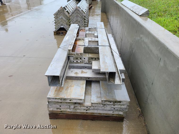 image for item GO9350 (10) pallets of aluminum concrete forms