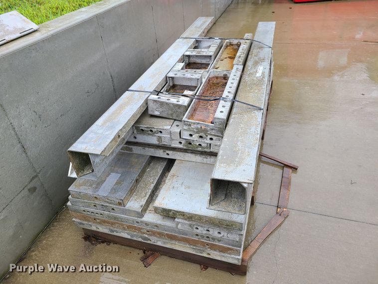image for item GO9350 (10) pallets of aluminum concrete forms