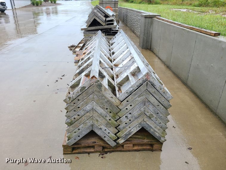 image for item GO9350 (10) pallets of aluminum concrete forms