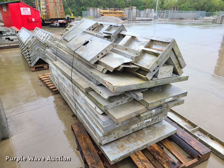 image for item GO9350 (10) pallets of aluminum concrete forms