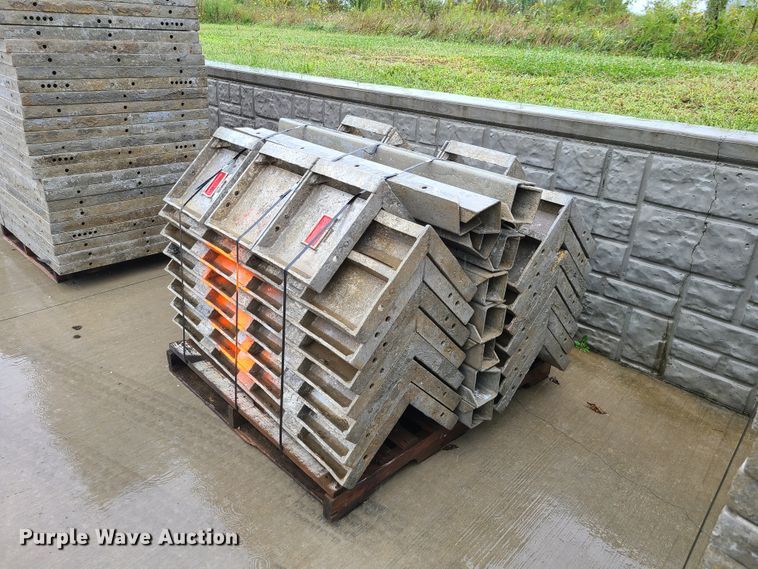 image for item GO9350 (10) pallets of aluminum concrete forms
