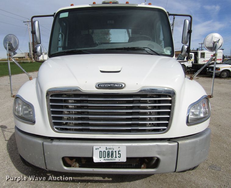 image for item GQ9167 2008 Freightliner M2 106  flatbed truck