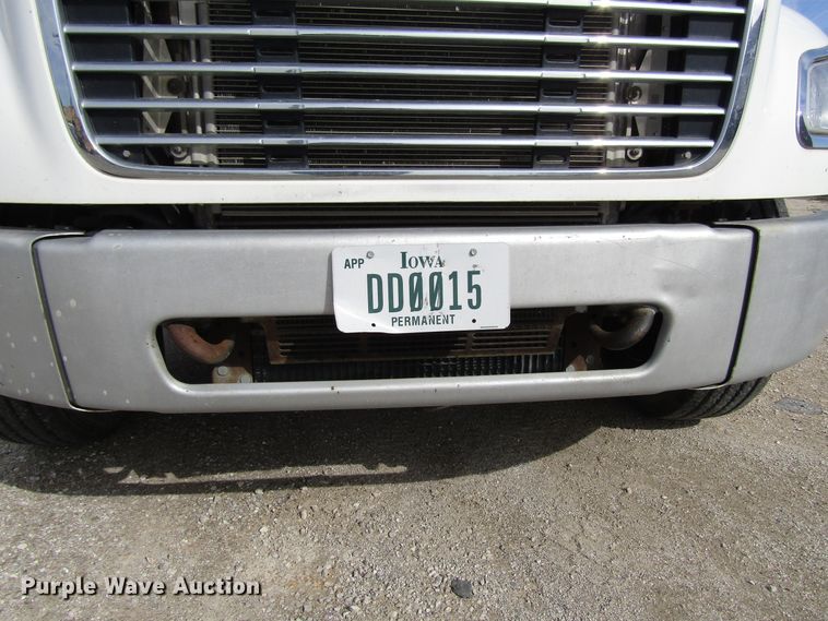 image for item GQ9167 2008 Freightliner M2 106  flatbed truck