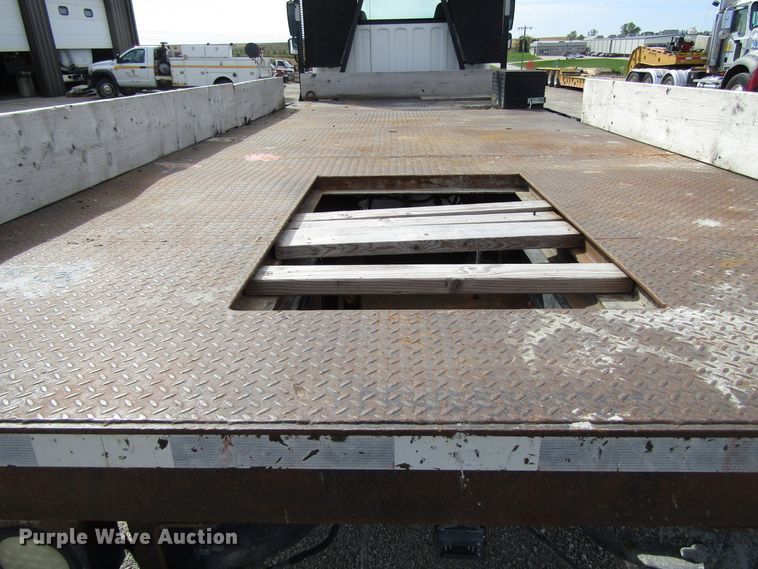 image for item GQ9167 2008 Freightliner M2 106  flatbed truck