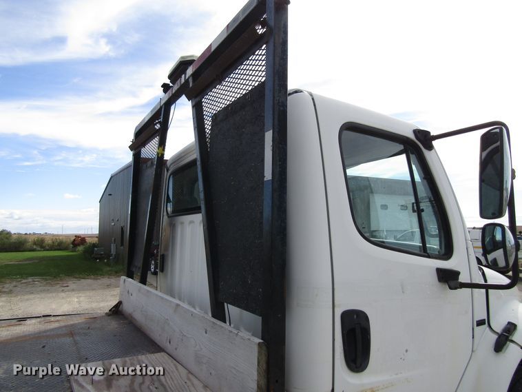 image for item GQ9167 2008 Freightliner M2 106  flatbed truck