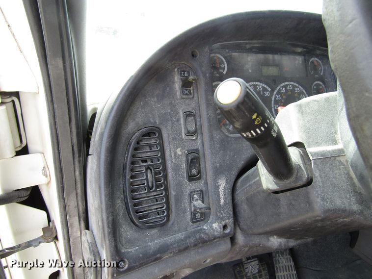 image for item GQ9167 2008 Freightliner M2 106  flatbed truck