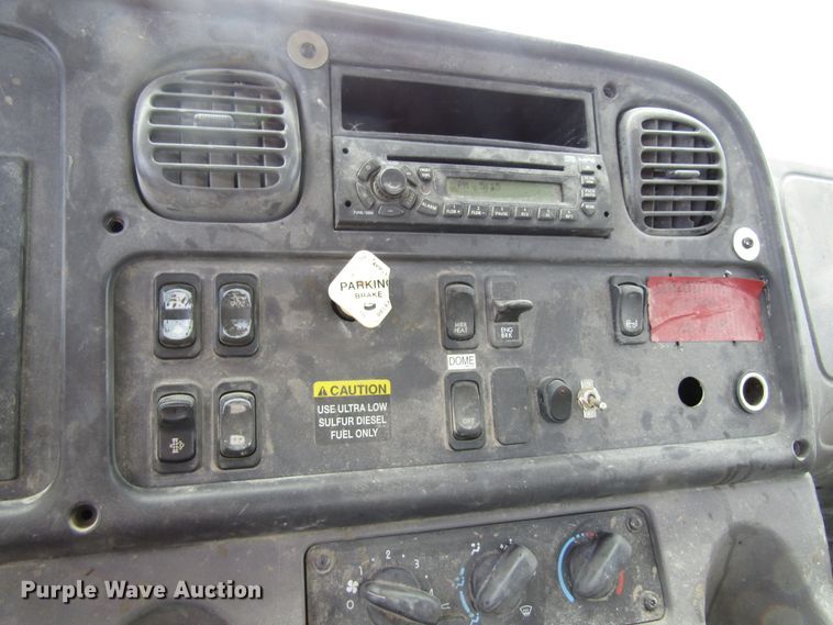 image for item GQ9167 2008 Freightliner M2 106  flatbed truck