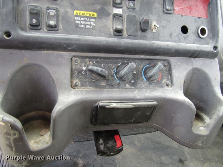 image for item GQ9167 2008 Freightliner M2 106  flatbed truck