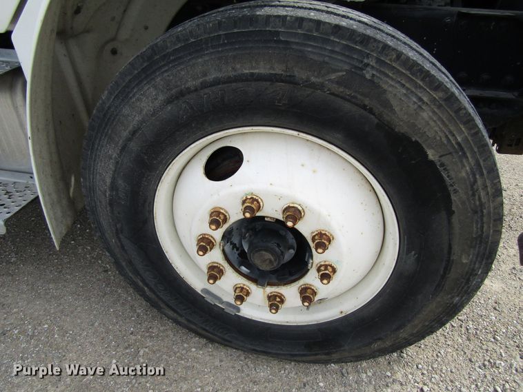 image for item GQ9167 2008 Freightliner M2 106  flatbed truck