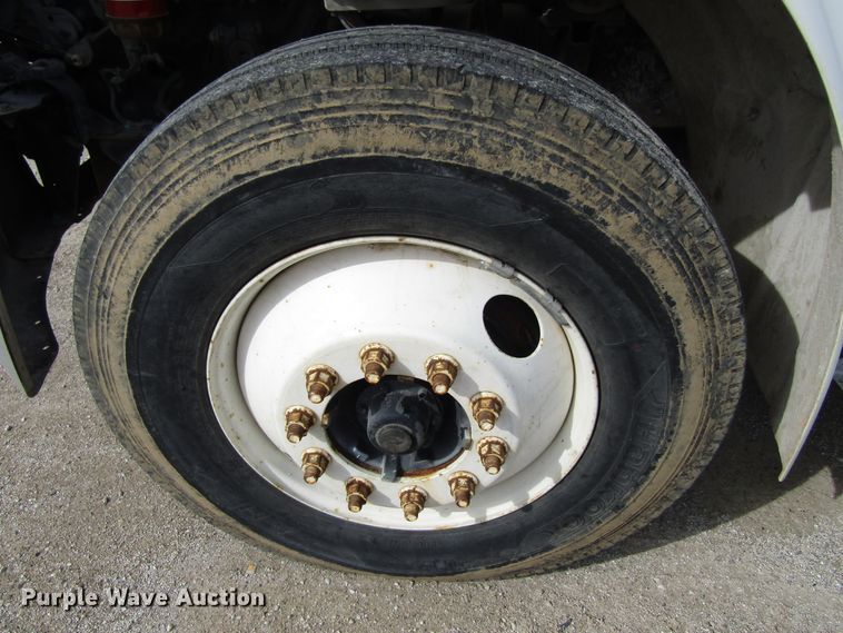 image for item GQ9167 2008 Freightliner M2 106  flatbed truck