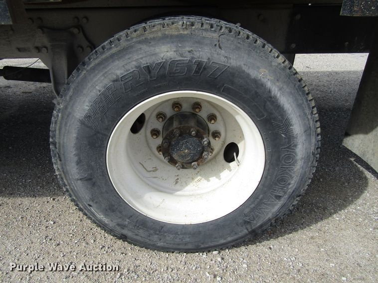 image for item GQ9167 2008 Freightliner M2 106  flatbed truck