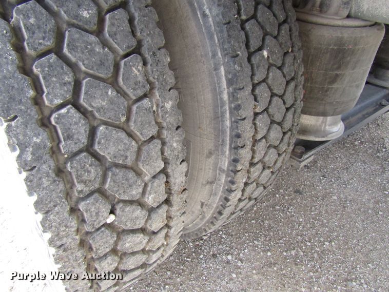 image for item GQ9167 2008 Freightliner M2 106  flatbed truck