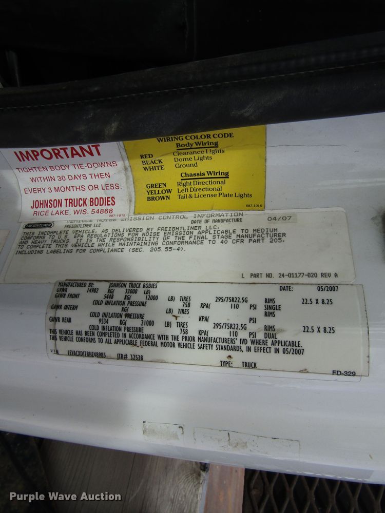 image for item GQ9167 2008 Freightliner M2 106  flatbed truck