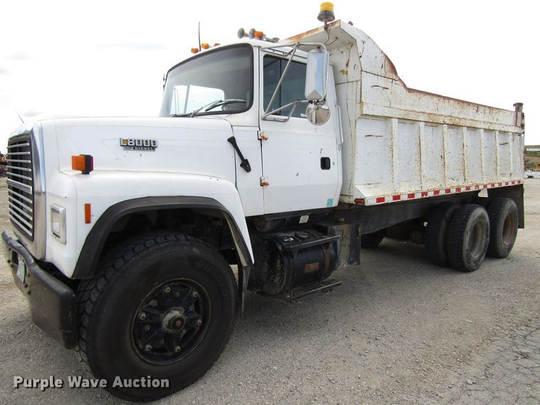 image for item GQ9168 1992 Ford L8000   dump truck