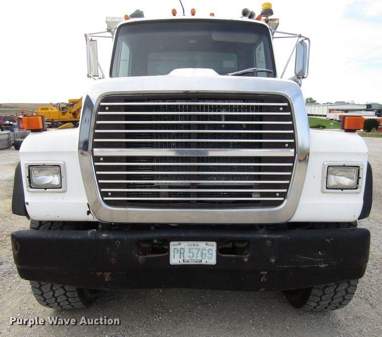 image for item GQ9168 1992 Ford L8000   dump truck