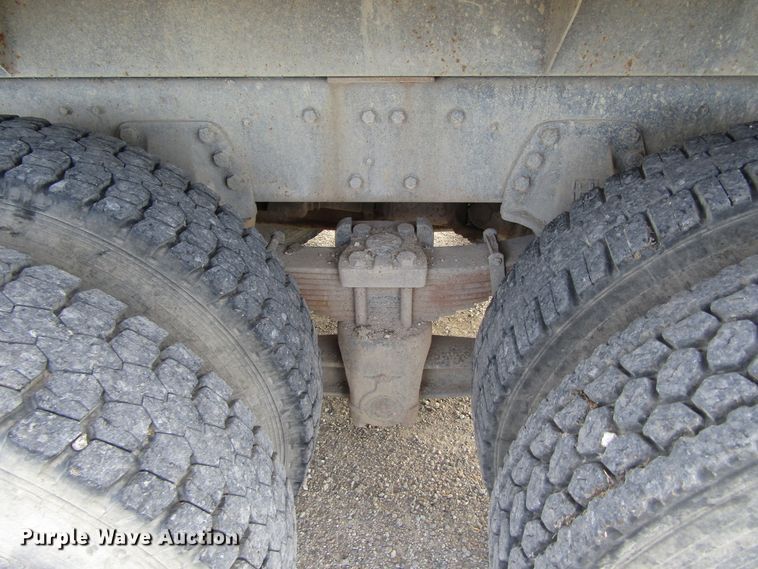 image for item GQ9168 1992 Ford L8000   dump truck