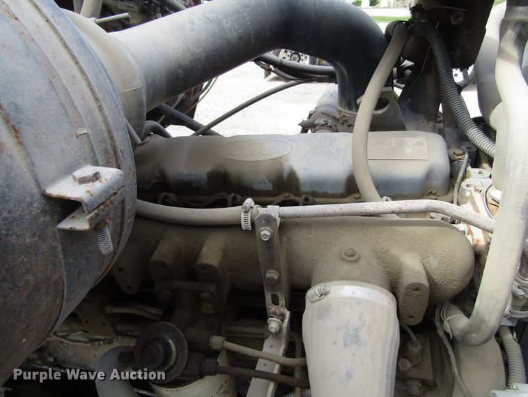 image for item GQ9168 1992 Ford L8000   dump truck