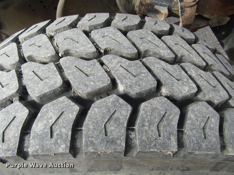 image for item GQ9168 1992 Ford L8000   dump truck