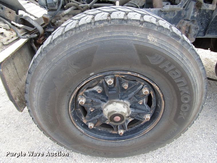 image for item GQ9168 1992 Ford L8000   dump truck