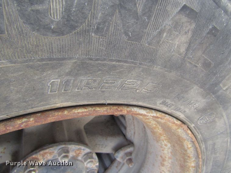 image for item GQ9168 1992 Ford L8000   dump truck