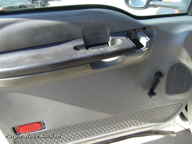 image for item GQ9170 2006 Ford F550 Super Duty  service truck