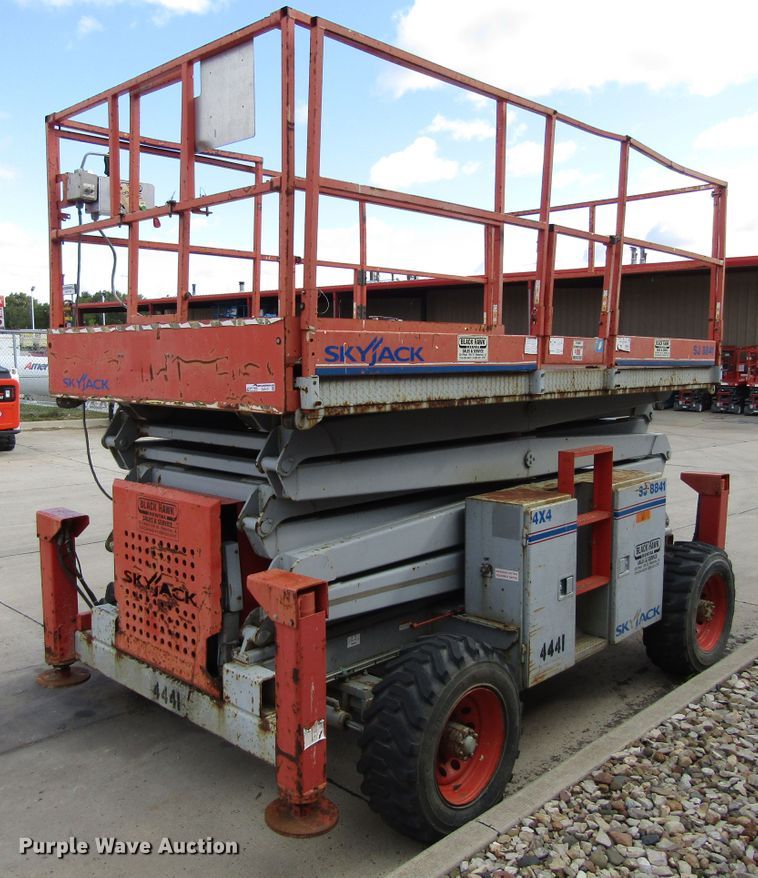image for item GQ9171 2007 Skyjack SJ8841  scissor lift