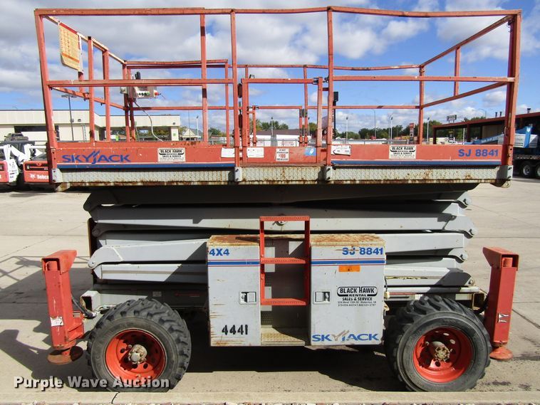 image for item GQ9171 2007 Skyjack SJ8841  scissor lift