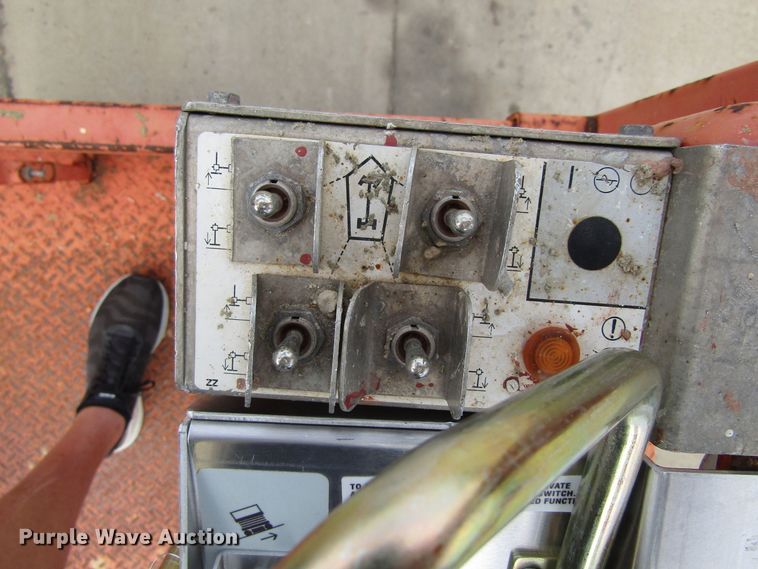 image for item GQ9171 2007 Skyjack SJ8841  scissor lift