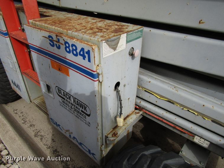 image for item GQ9171 2007 Skyjack SJ8841  scissor lift