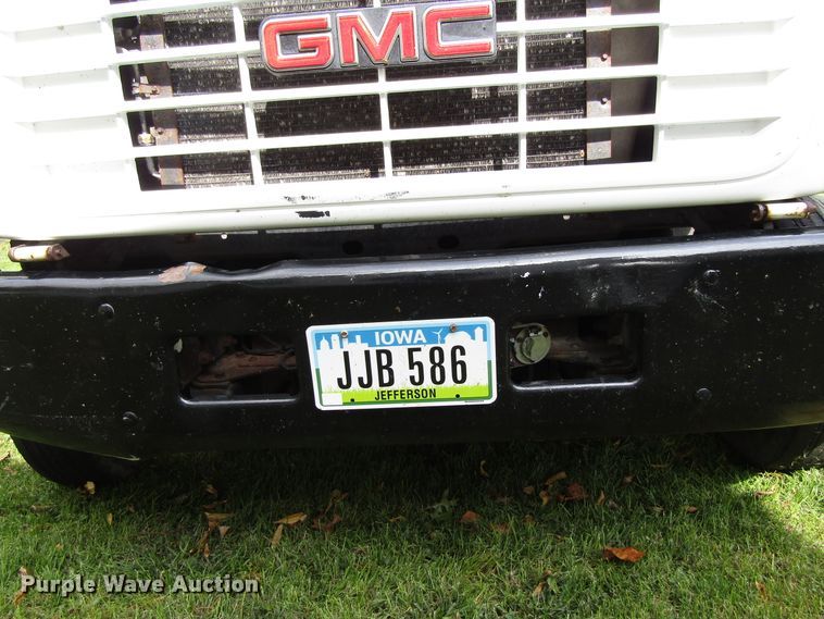 image for item GQ9178 2002 GMC C6500  rollback