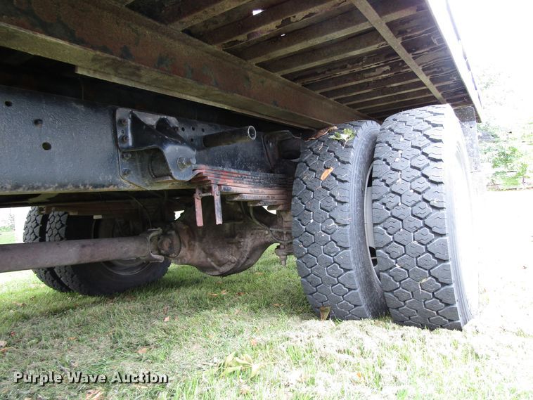 image for item GQ9178 2002 GMC C6500  rollback