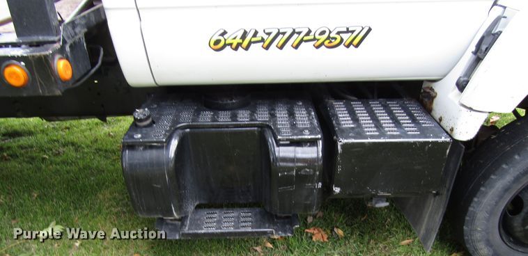 image for item GQ9178 2002 GMC C6500  rollback