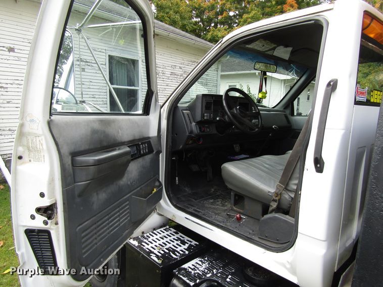 image for item GQ9178 2002 GMC C6500  rollback