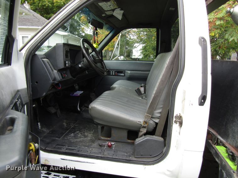 image for item GQ9178 2002 GMC C6500  rollback