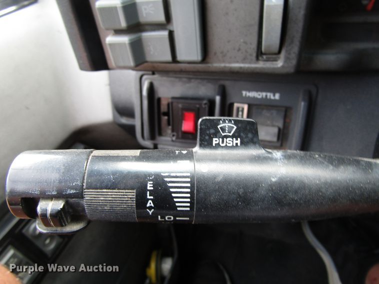 image for item GQ9178 2002 GMC C6500  rollback