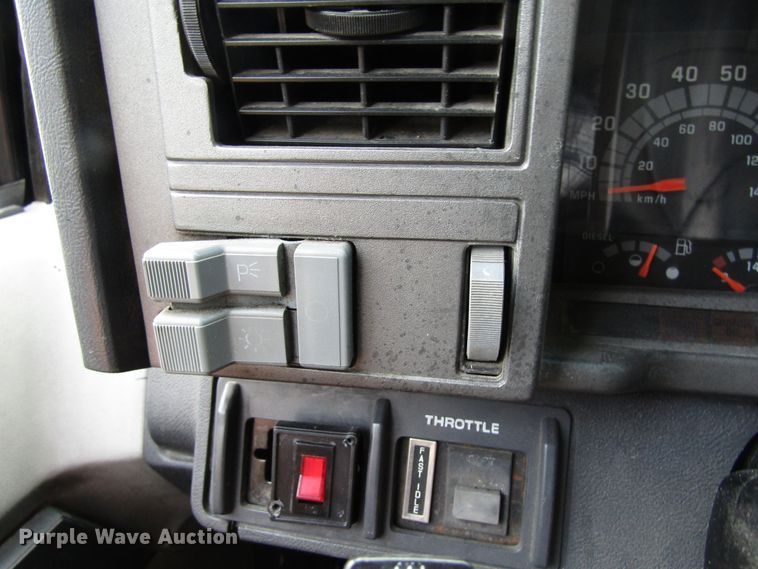 image for item GQ9178 2002 GMC C6500  rollback