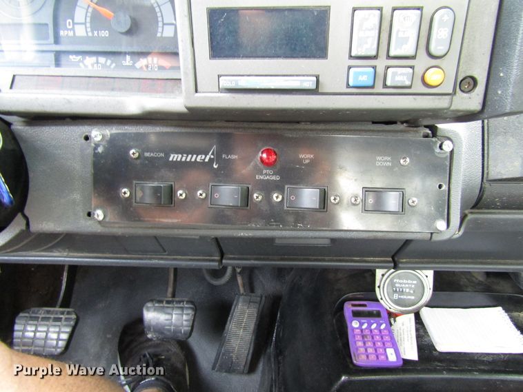 image for item GQ9178 2002 GMC C6500  rollback