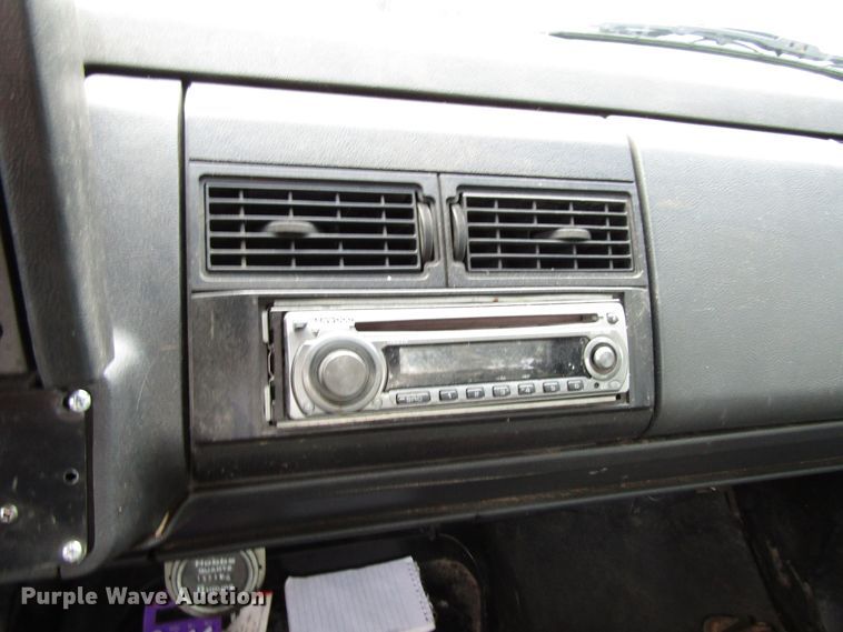 image for item GQ9178 2002 GMC C6500  rollback