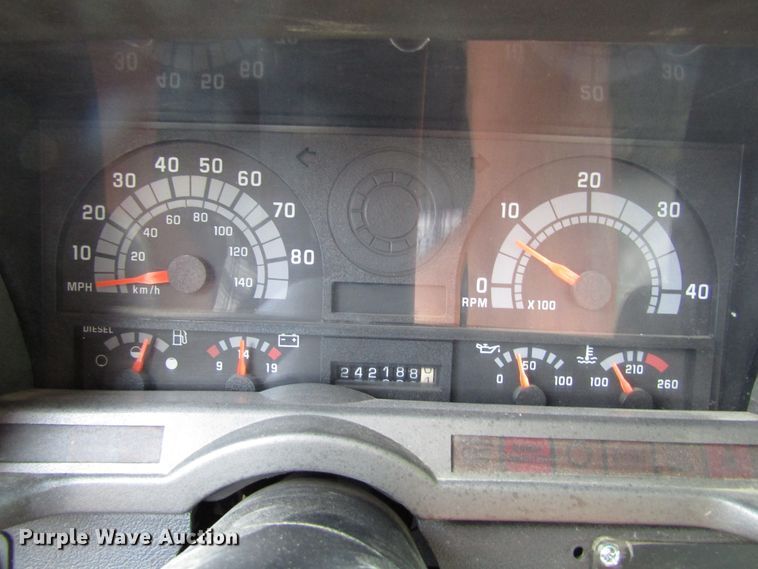 image for item GQ9178 2002 GMC C6500  rollback