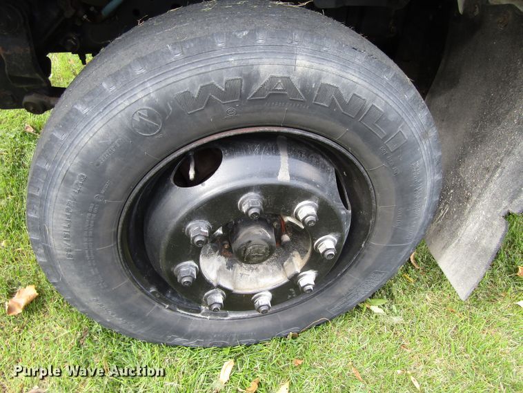 image for item GQ9178 2002 GMC C6500  rollback