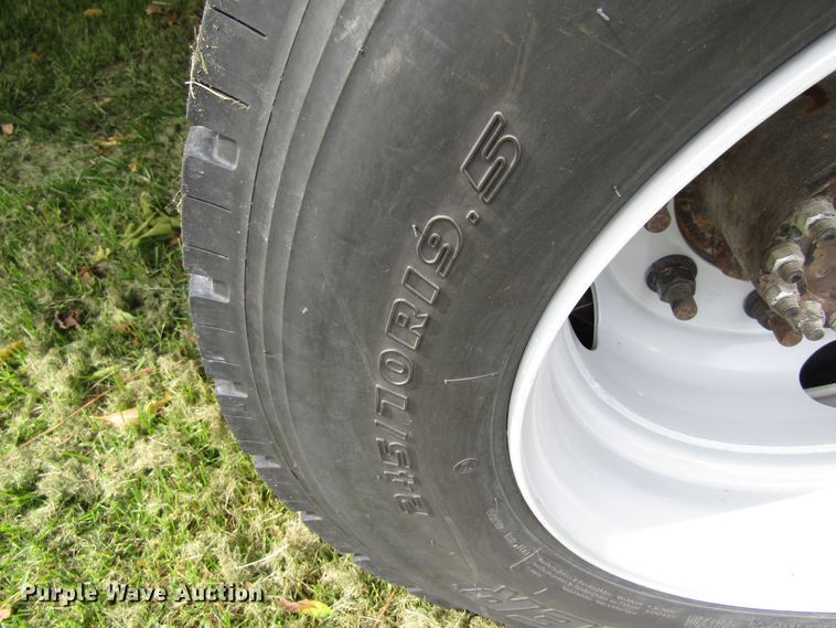 image for item GQ9178 2002 GMC C6500  rollback