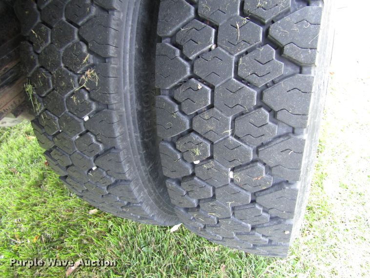 image for item GQ9178 2002 GMC C6500  rollback