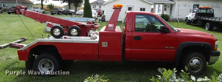 image for item GQ9179 2001 Chevrolet Silverado 3500  tow truck