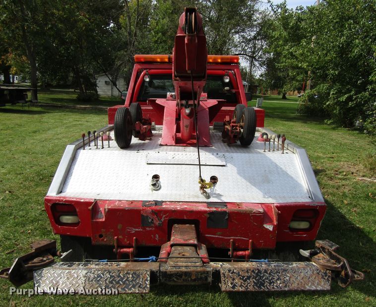 image for item GQ9179 2001 Chevrolet Silverado 3500  tow truck