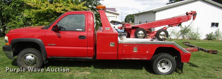 image for item GQ9179 2001 Chevrolet Silverado 3500  tow truck