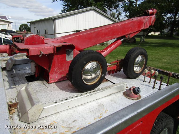 image for item GQ9179 2001 Chevrolet Silverado 3500  tow truck