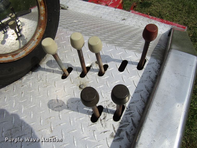 image for item GQ9179 2001 Chevrolet Silverado 3500  tow truck