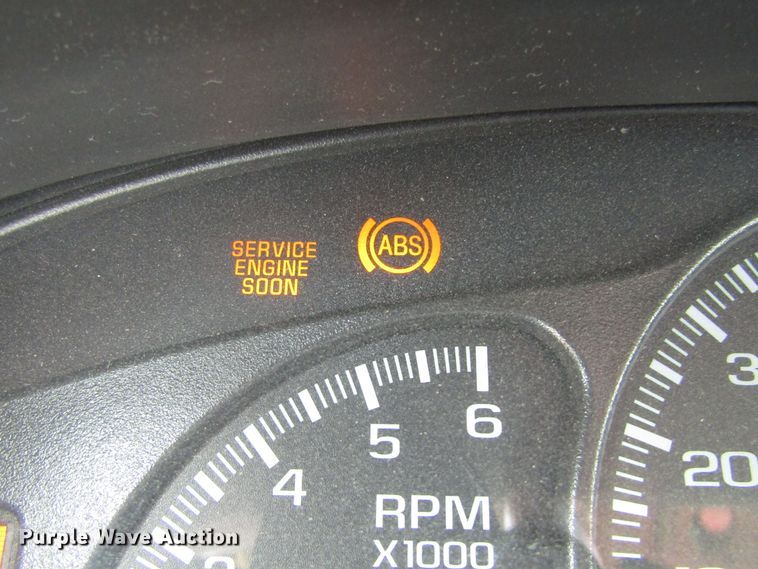 image for item GQ9179 2001 Chevrolet Silverado 3500  tow truck